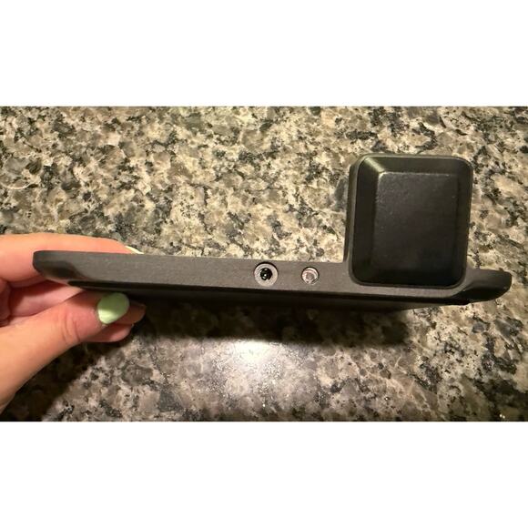 Nomad Qi Wireless Charging Pad for Phones and Apple Watch - Picture 10 of 12